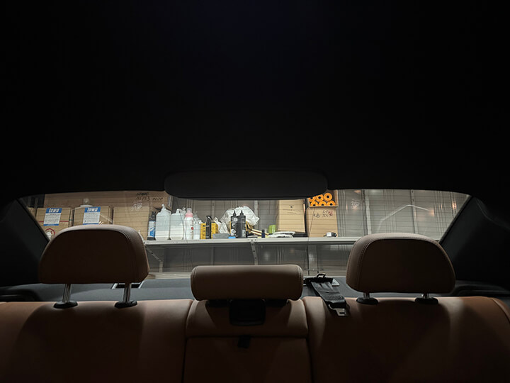 令和2年BMW3シリーズセダンのカーフィルム施工後内側のリアガラス
